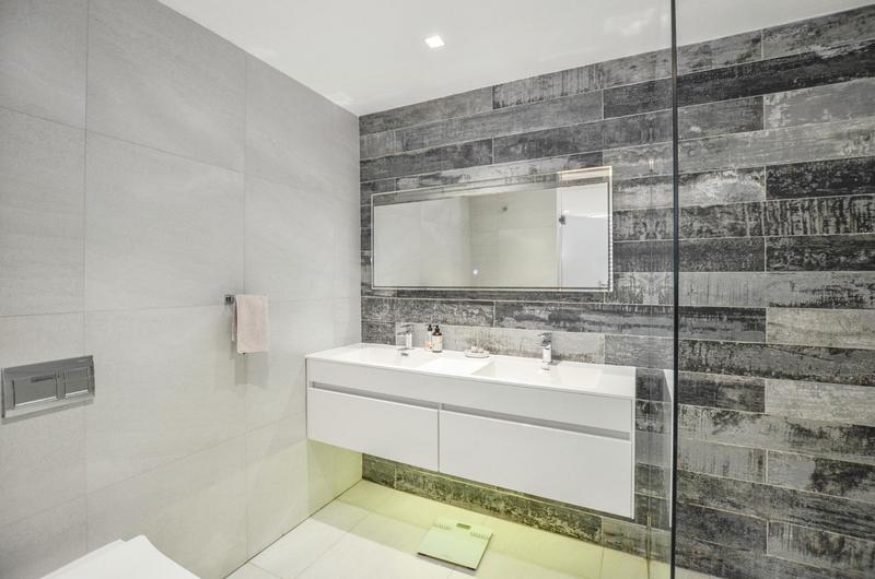 To Let 2 Bedroom Property for Rent in Dolphin Beach Western Cape